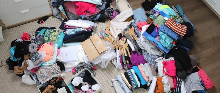 ZÁZRAČNÁ KonMari METODA V KOSTCE